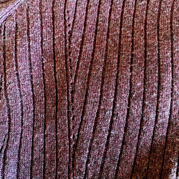 Long-Sleeves Tight Top - Picture 2 of 2